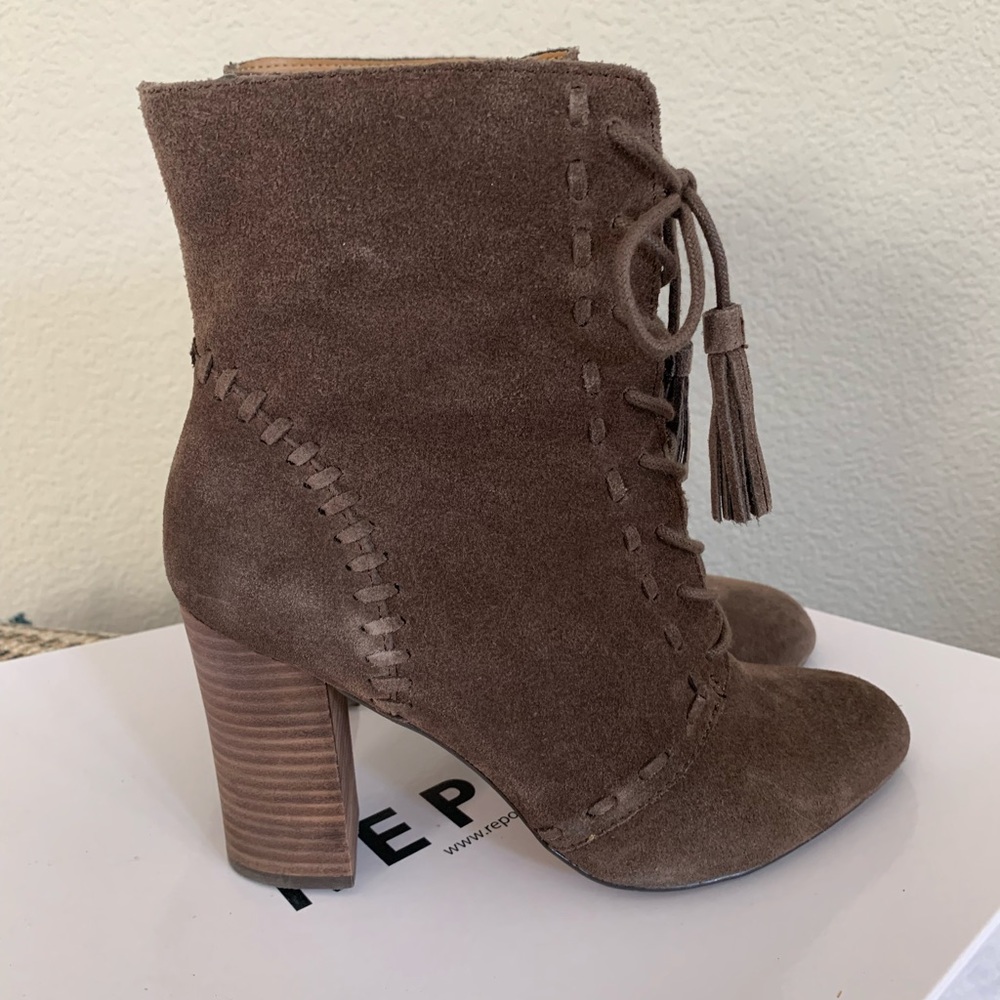 Brown report heeled boot
